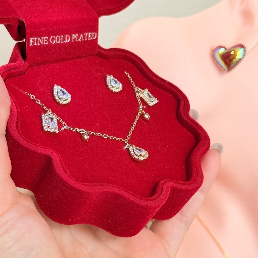 Fine Gold Plated Silver Earrings and Necklace Set - Picture 9 of 11